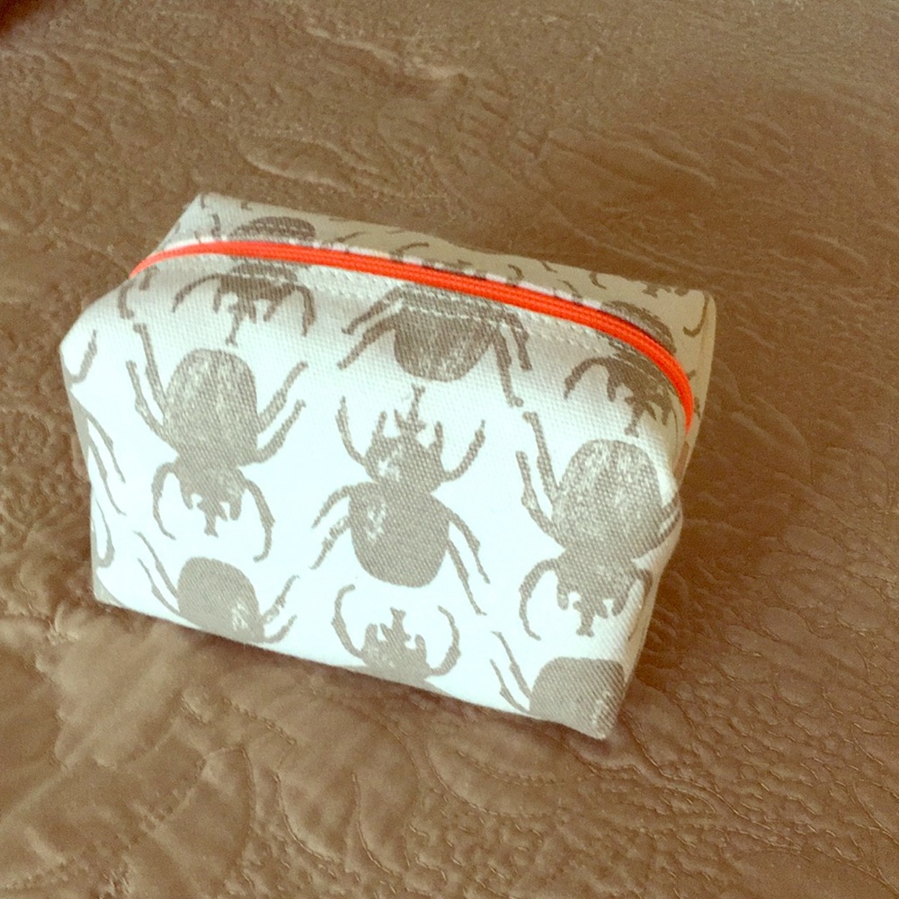 India Hicks Beetle Bag in stone